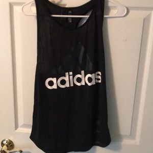 Athletic sports top